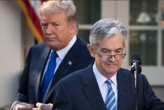 特朗普批评鲍威尔玩弄政治 放话称总统有权解职美联储主席