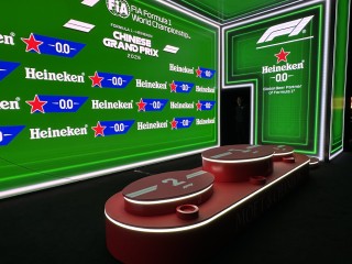 现场直击｜3天23万人次观众涌入上赛场，F1引爆上海文商旅体展消费