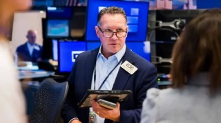 早盘：三大股指悉数转涨 道指上涨160点