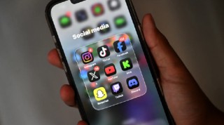 西班牙成为欧洲首个禁止16岁以下青少年使用社交媒体的国家