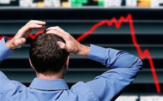 股票里跳水的含义是什么？股票跳水时投资者应该如何应对？
