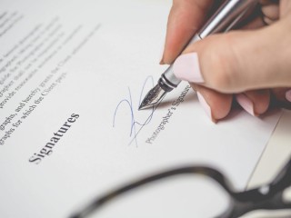 如何合理转移居民医保关系？这种转移的合理性如何判断？