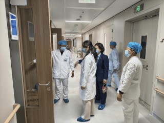 责任温度的“敬业福”，春节里的太保“医”靠――源申康复医院新春一线服务纪实