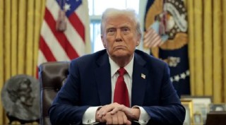 民调显示特朗普支持率创新低，近半美国人不认可其经济工作