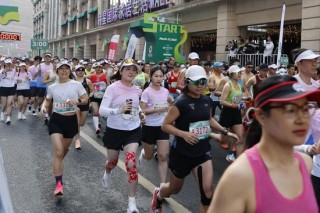 创纪录，1天43场开跑！为何地方政府都爱马拉松？