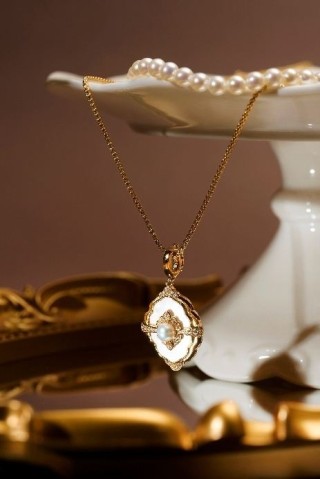 海派雅韵映流光，MiNG名皇珠宝演绎上海老钱风的精致哲学