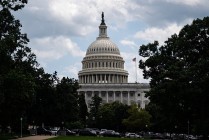 美国国会将就限制总统战争权力议案举行投票