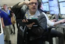 尾盘：三大股指本周均将录得跌幅