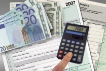 黄金期权手续费如何计算？期权买方放弃行权的原因是什么？