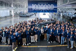 新势力，相继迈入“百万俱乐部”