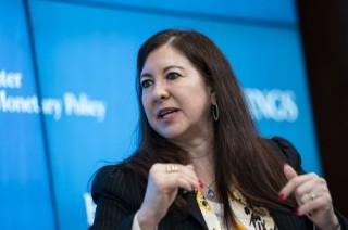 美联储理事Kugler：通胀是比经济放缓更为紧迫的问题