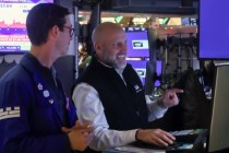 盘前：纳指期货跌0.01% 今日美股提前三小时休市