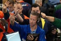 午盘：美股大幅下滑 道指下跌近800点