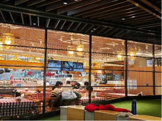 “我们也没办法” 实探即将关闭的西贝门店：上座率三四成，店员们很遗憾 | BUG