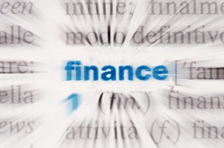 如何合理运用金融机构资源？运用时要规避哪些风险？