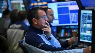 午盘：美股走低科技股领跌 GDP数据令股指承压