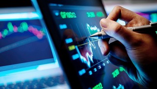 哪个属于现货期权范畴？现货期权与其他期权有何不同？