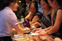 黄金价格上涨时该止盈还是继续持有？