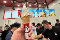 现场直击：平安夜，美国人究竟喝不喝蜜雪冰城？ | 北美前哨