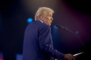 特朗普称他对4月2日翘首以待 全球股民则是严阵以待