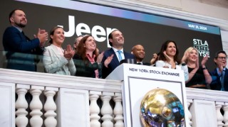 斯特兰蒂斯新任CEO面临诸多挑战，誓言避免 “平庸”