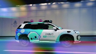 不打烊的“赛博年味” Robotaxi加速驶入寻常生活