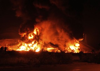 伊朗称再次击落F-35战机，对以色列新一轮导弹袭击，以总理强硬表态，21国发声谴责以色列