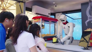 机器人 MART 落地！金马游乐(300756.SZ)的 AI 文旅革命与估值跃迁