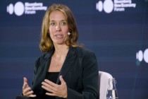 瑞银美洲CIO：AI热潮中弃科技奔实体