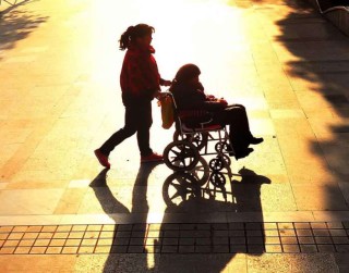 长护险九年试点覆盖近3亿人，“社保第六险”转向全面建制