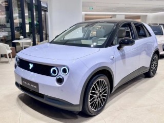 吉利新能源占比59%反超燃油车，比亚迪月销38万领跑……车企最新“销量榜”来了