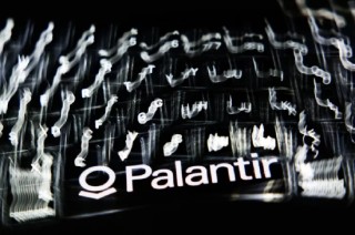 Palantir股价上周创历史新高后周一下跌3%