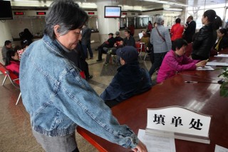 如何分析利好券商股的因素？这些因素对券商股走势有何影响？