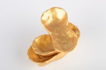 黄金价格波动与美元走势有何关系？