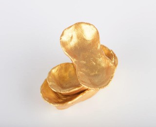 黄金价格波动与美元走势有何关系？