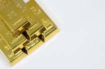 如何理解黄金平仓的风险与机遇？多少价格会触发平仓及其原因是什么？