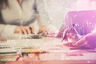 股票加R的含义是什么？股票加R对投资者有何提示？