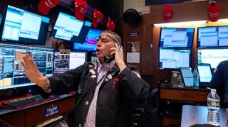 开盘：美股周二高开 特朗普推迟对欧盟征税