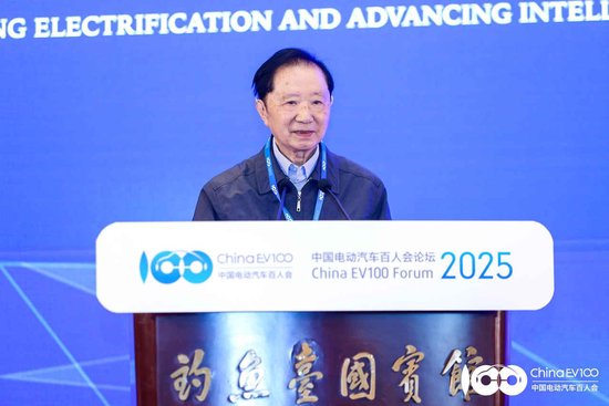 陈清泰:我国汽车智能化发展速度超出行业预期,前沿AI技术正迅速渗透 第1张 陈清泰:我国汽车智能化发展速度超出行业预期,前沿AI技术正迅速渗透 第1张