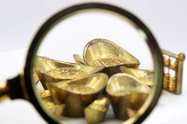 如何分析白银比黄金的优势所在？这种优势在市场中如何体现？  第1张