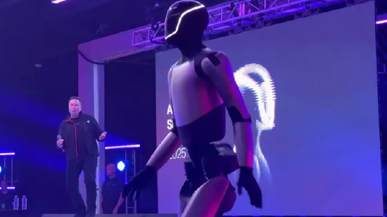 【视频】万亿美元薪酬方案获得通过 马斯克和机器人共舞庆祝 第2张 【视频】万亿美元薪酬方案获得通过 马斯克和机器人共舞庆祝 第2张