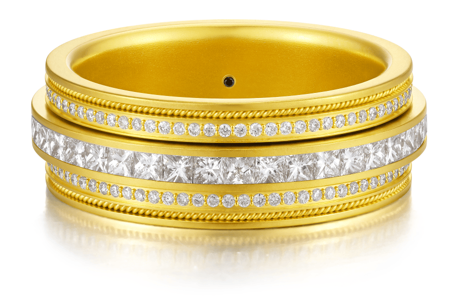 转动之间,见匠心与好运:君佩「时来运转」如何重新定义黄金首饰 第3张 转动之间,见匠心与好运:君佩「时来运转」如何重新定义黄金首饰 第3张