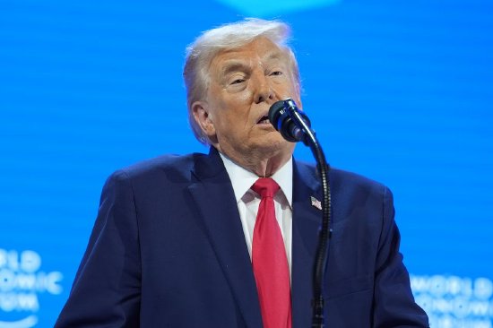 1月22日外盘头条:特朗普老矣?数次搞混格陵兰岛与冰岛 或取消对欧洲征收关税 黄仁勋称AI时代蓝领更吃香 第3张 1月22日外盘头条:特朗普老矣?数次搞混格陵兰岛与冰岛 或取消对欧洲征收关税 黄仁勋称AI时代蓝领更吃香 第3张