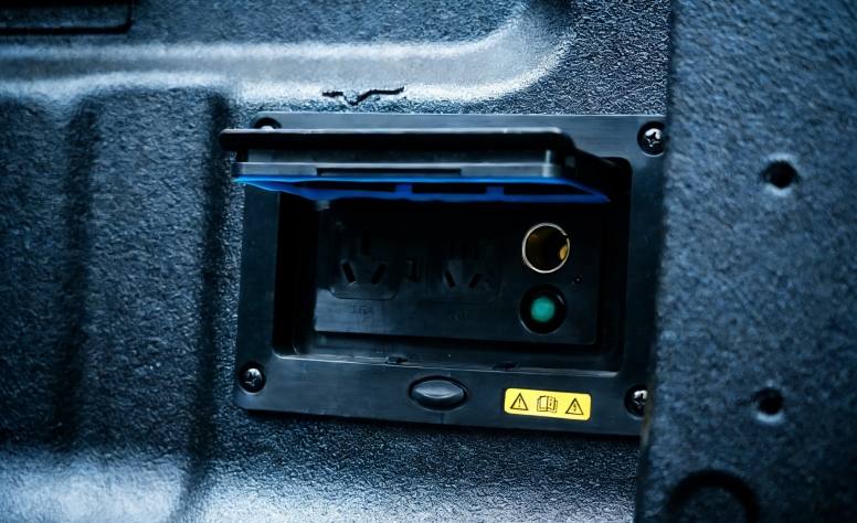 威麟R08 EV：纯电皮卡的“创富务实派”，是否能改写市场游戏规则？  第3张