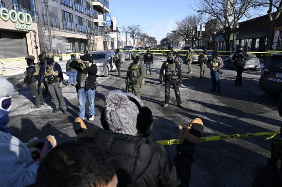 明尼苏达州一位美国公民遭执法人员射杀 特朗普称州长煽动叛乱 第4张 明尼苏达州一位美国公民遭执法人员射杀 特朗普称州长煽动叛乱 第4张