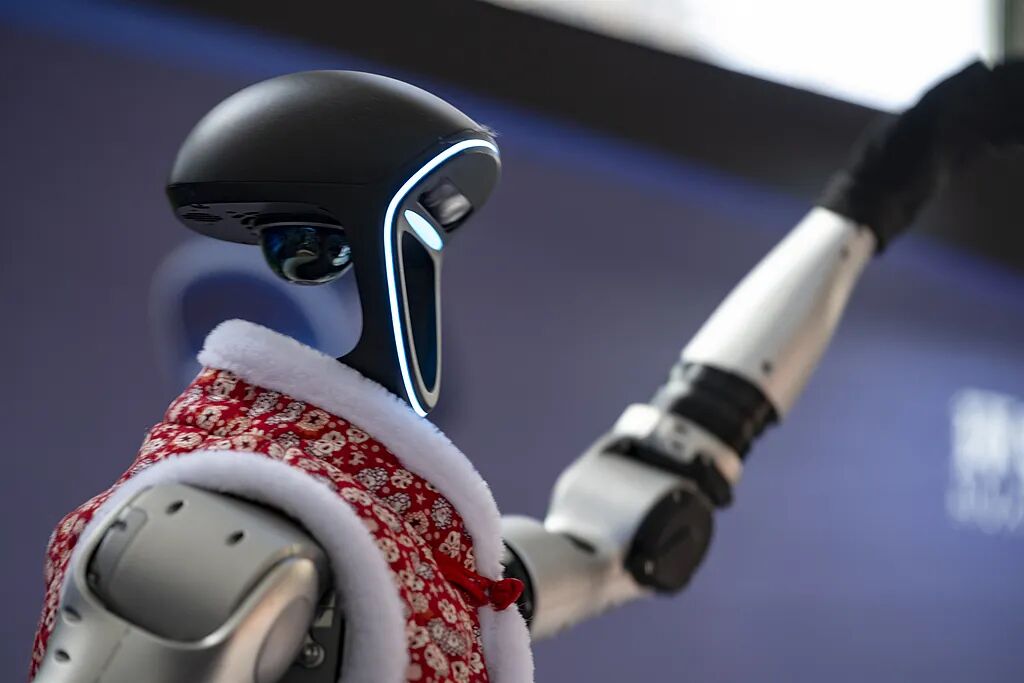 机器人扎堆抢春晚:1亿元出场费里的退出与“破防” 第1张 机器人扎堆抢春晚:1亿元出场费里的退出与“破防” 第1张