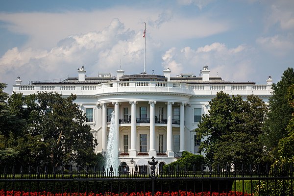 白宫称美国与伊朗的会谈仍将按计划进行  第1张