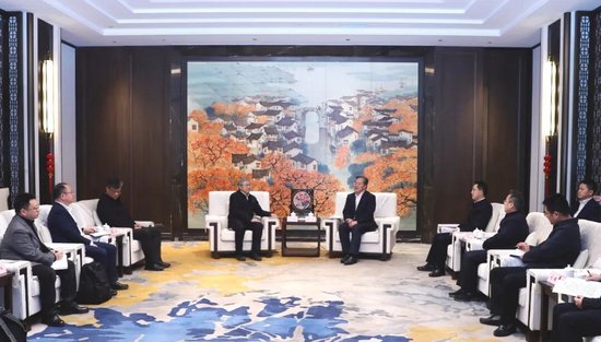 苏州市委书记范波、市长吴庆文会见尹同跃  第1张