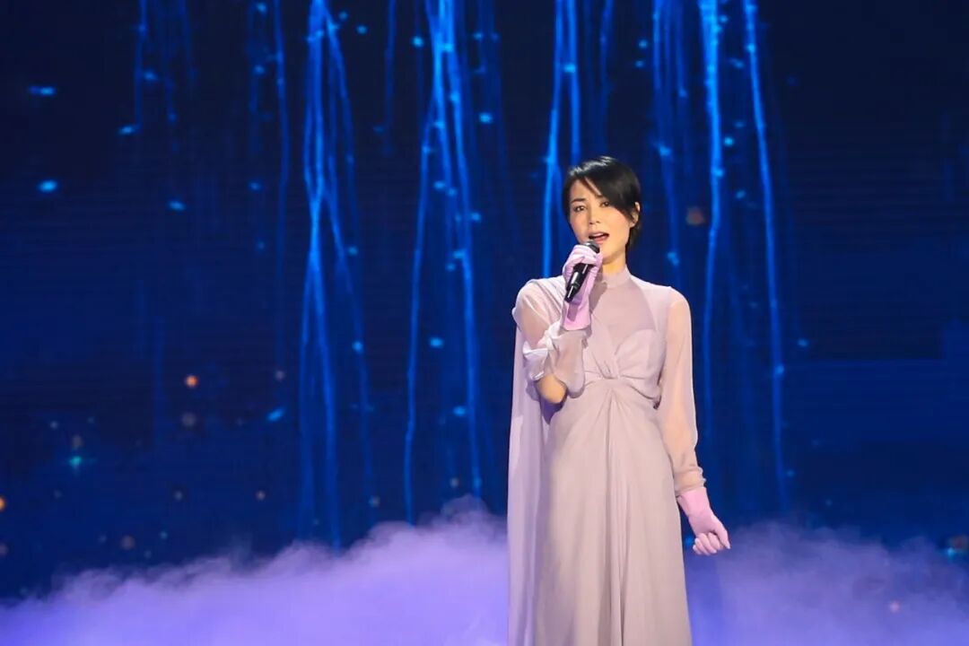 春晚完成全部彩排,部分节目单曝光:王菲献唱《你我经历的一刻》,蔡明时隔30年与“机器人”续前缘,郭富城、王一博合作,易烊千玺等亮相 第3张 春晚完成全部彩排,部分节目单曝光:王菲献唱《你我经历的一刻》,蔡明时隔30年与“机器人”续前缘,郭富城、王一博合作,易烊千玺等亮相 第3张