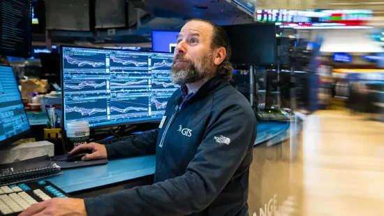 开盘：美股周五低开 四季度GDP远逊预期  第1张